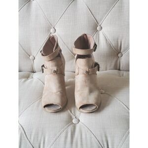 G by Guess Women's Booties –‎ Light Mocha